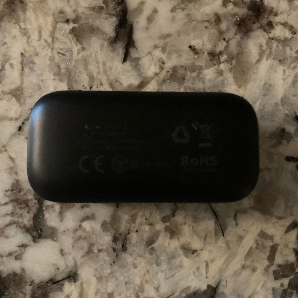 Black Wireless Earbuds w/ Charging USB - Picture 8 of 9